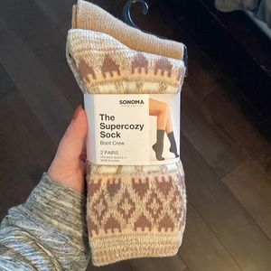 *Brand NEW* Supercozy Socks (2 pairs)